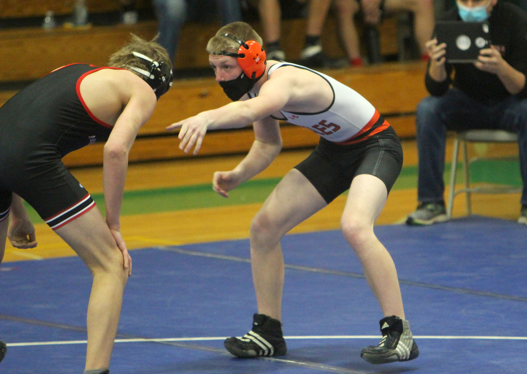 Division 2 prep wrestling regionals at Eau Claire Regis/Altoona 1-30-21